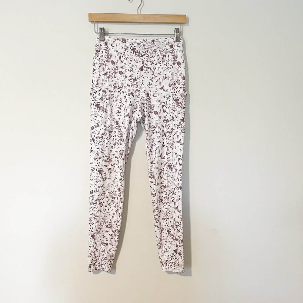 Marika • 7/8 Length Spotted Leggings EUC